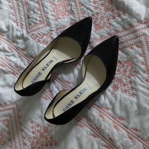 Anne Klein black size 9 pumps